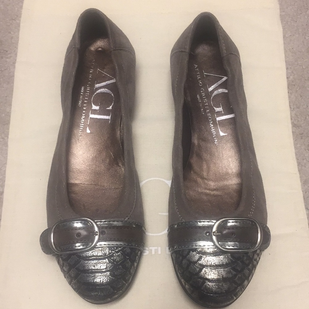 AGL light brown cap toe buckle flat